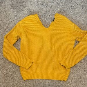 Urban Heritage V-Neck Sweater in Mustard Yellow